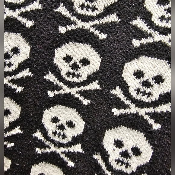 Skull Skeleton Sweater Small - Picture 2 of 2